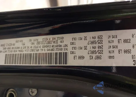 2018 Jeep Compass Latitude 4X4 z USA, uszkodzony, nr VIN 3C4NJDBB7JT331882